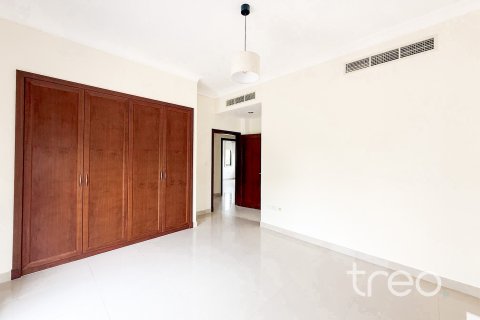 Villa de 4 chambres à Rosa, UAE No. 222753 10