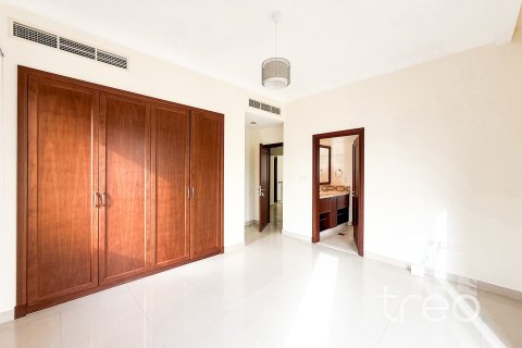 Villa de 4 chambres à Rosa, UAE No. 222753 15