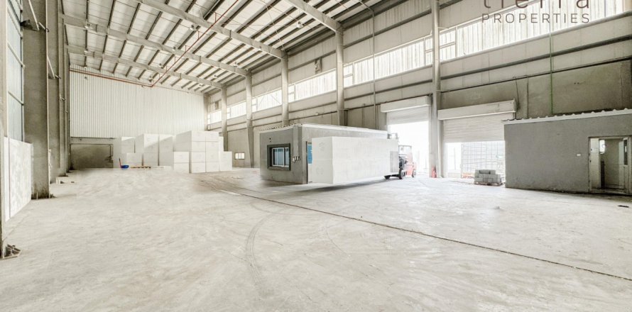 919.7m² Warehouse in Dubai, UAE No. 51051