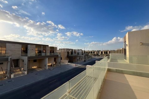 3 bedrooms Villa in District 11, UAE No. 185060
