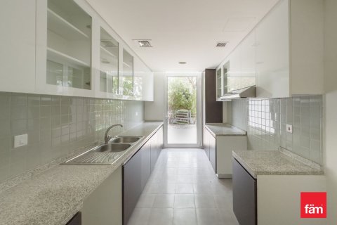 3 bedrooms Townhouse in Dubai, UAE No. 219165 5