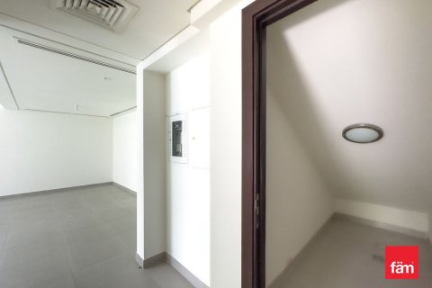 3 bedrooms Townhouse in Dubai, UAE No. 219165 12