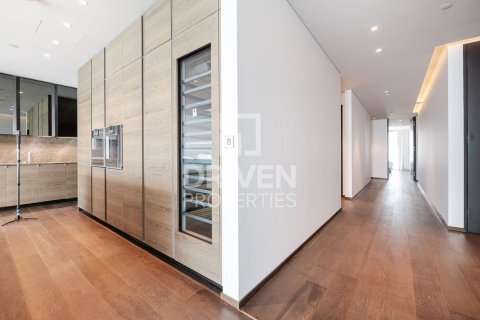 4 bedrooms Penthouse in One at Palm Jumeirah, UAE No. 225233 24