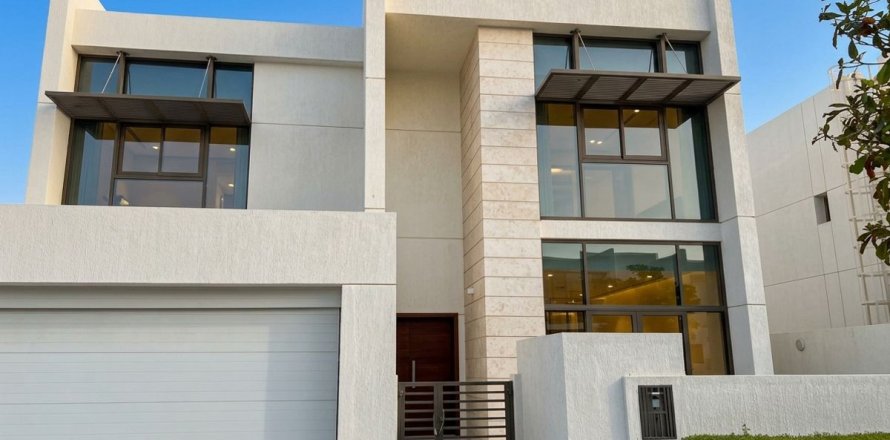 4 bedrooms Villa in Dubai, UAE No. 219243