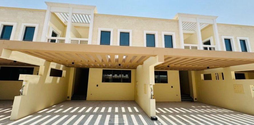 Townhouse de 4 dormitorios en Dubai, UAE No. 205556
