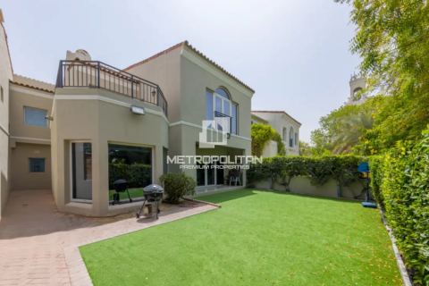 3 bedrooms Villa in Motor City, UAE No. 128308