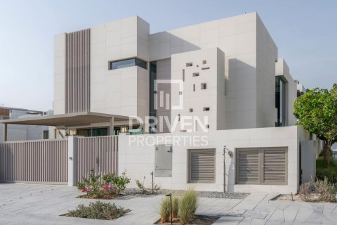 Villa de 5 chambres à La Mer, UAE No. 211796 3