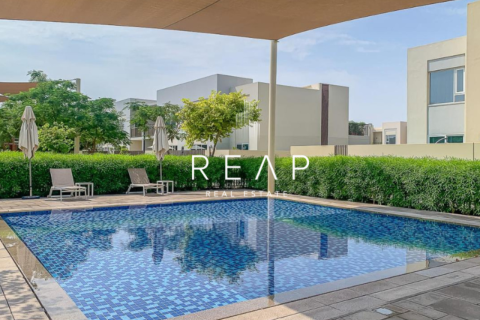 Appartement de 3 chambres à EMAAR South, UAE No. 28983 4