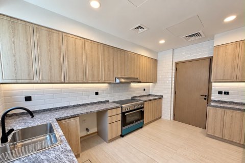 Villa de 6 dormitorios en Damac Lagoons, UAE No. 215387 6