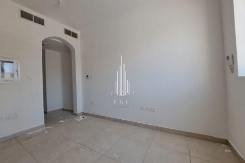 Villa de 3 chambres à Airport Road, UAE No. 24623 10