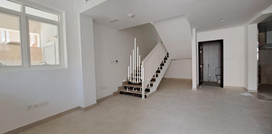 Villa de 3 chambres à Airport Road, UAE No. 24623