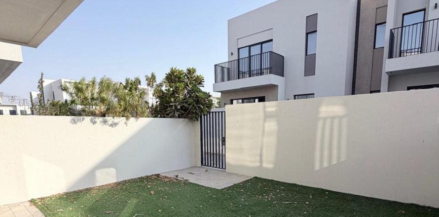 Townhouse de 3 dormitorios en Dubai South (Dubai World Central), UAE No. 215358