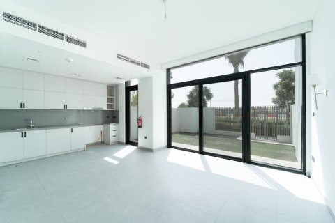 3 bedrooms Townhouse in Dubai, UAE No. 217079 3