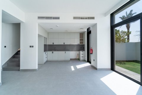 3 bedrooms Townhouse in Dubai, UAE No. 217079 4
