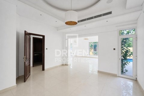 Villa de 5 dormitorios en The Villa, UAE No. 214139 3