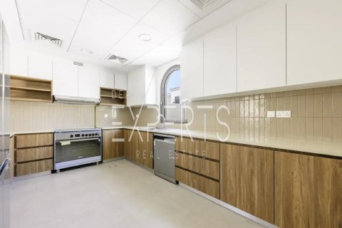 Villa de 4 chambres à Khalifa City, UAE No. 225081 5