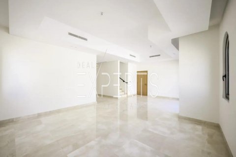 Villa de 4 chambres à Khalifa City, UAE No. 225081 3