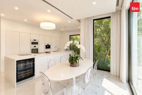 Villa de 4 dormitorios en Jumeirah Islands, UAE No. 205568 10