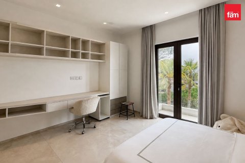 Villa de 4 dormitorios en Jumeirah Islands, UAE No. 205568 12