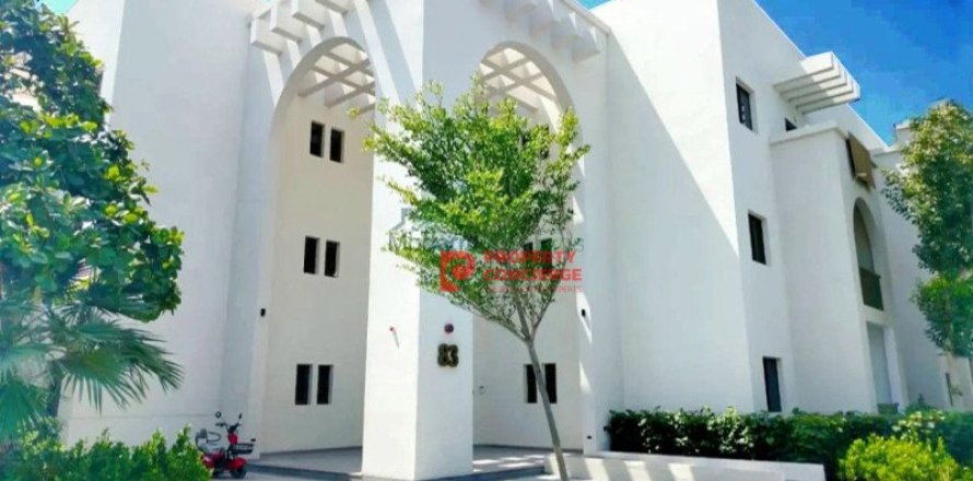 Apartment de 2 dormitorios en The Gardens, UAE No. 39683