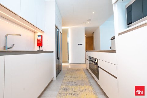 3 bedrooms Apartment in Dubai, UAE No. 215830 12