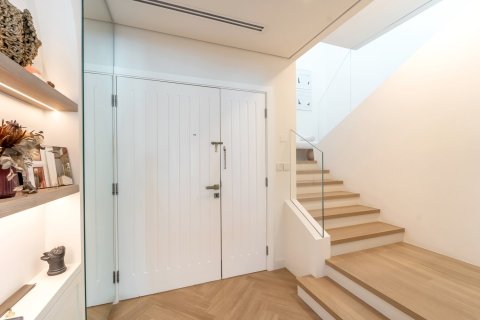 2 bedrooms Villa in Jumeirah Village Triangle, UAE No. 217109 11