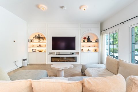 2 bedrooms Villa in Jumeirah Village Triangle, UAE No. 217109 7