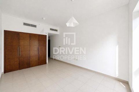 Apartment de 2 dormitorios en South Ridge, UAE No. 223007 8