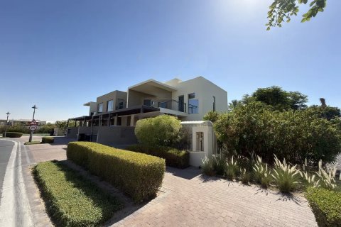 Townhouse de 4 dormitorios en Arabian Ranches 2, UAE No. 197000