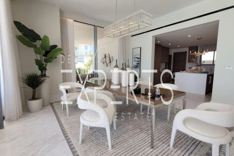 6 bedrooms Villa in Abu Dhabi, UAE No. 167080 6
