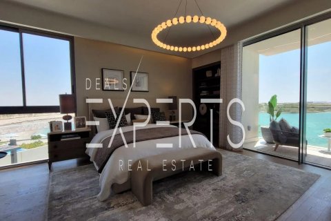 6 bedrooms Villa in Abu Dhabi, UAE No. 167080 18