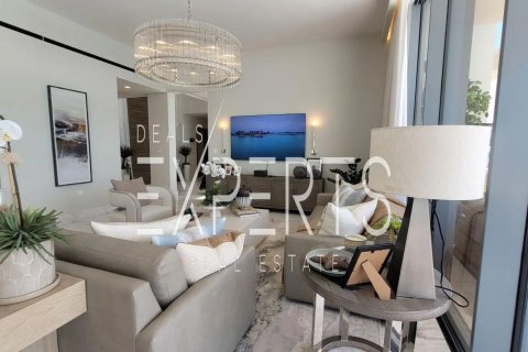 6 bedrooms Villa in Abu Dhabi, UAE No. 167080 8