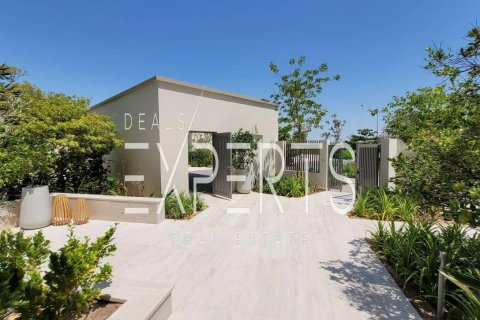6 bedrooms Villa in Abu Dhabi, UAE No. 167080 12