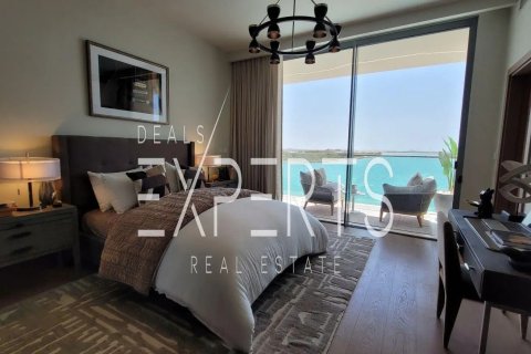 6 bedrooms Villa in Abu Dhabi, UAE No. 167080 20