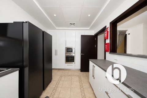 3 bedrooms Apartment in Jumeirah Beach Residence, UAE No. 208430 9