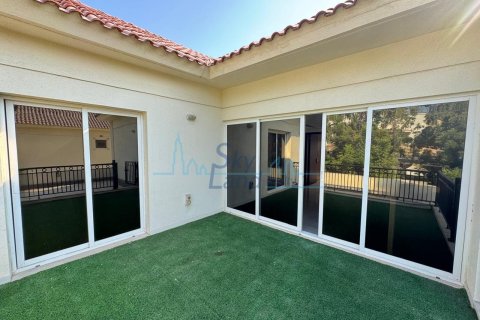 Villa de 5 dormitorios en Jumeirah, UAE No. 127105 4