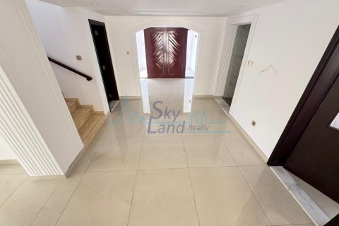 Villa de 5 dormitorios en Jumeirah, UAE No. 127105 16