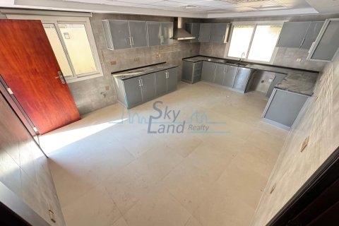 Villa de 5 dormitorios en Jumeirah, UAE No. 127105 12