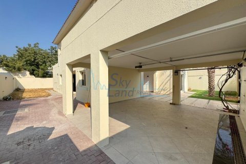 Villa de 5 dormitorios en Jumeirah, UAE No. 127105 5