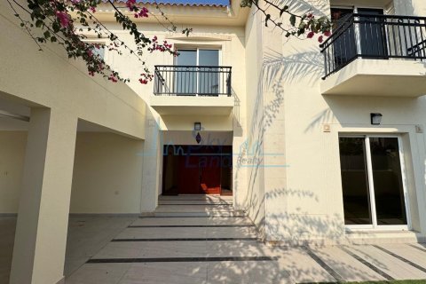 Villa de 5 dormitorios en Jumeirah, UAE No. 127105 3