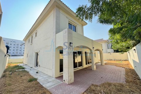 Villa de 5 dormitorios en Jumeirah, UAE No. 127105 26