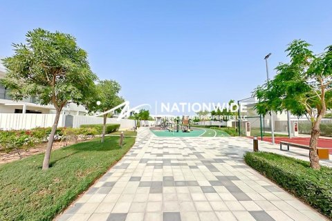 3 bedrooms Duplex in Abu Dhabi, UAE No. 134404 17