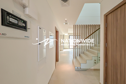 3 bedrooms Duplex in Abu Dhabi, UAE No. 134404 9