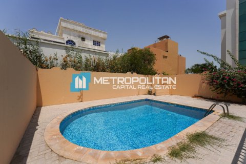 Земельный участок 1393.5м² в Халифа-Сити, ОАЭ №120535 21