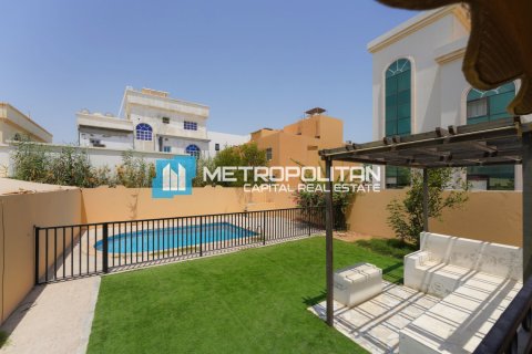 Земельный участок 1393.5м² в Халифа-Сити, ОАЭ №120535 8