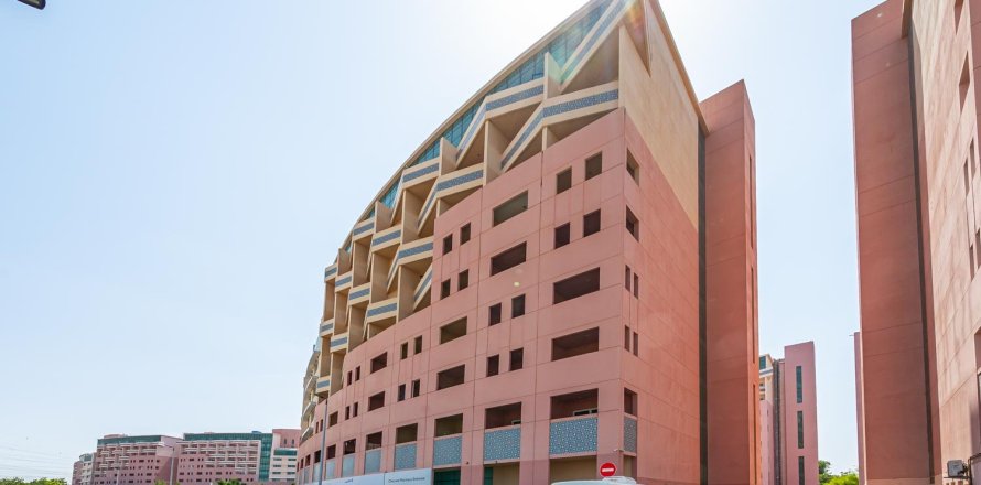 Edificio de 7 dormitorios en Dubai, UAE No. 215314