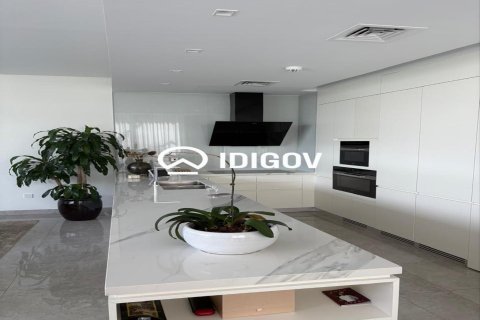 Вилла с 4 спальнями в District One, ОАЭ №220372 13