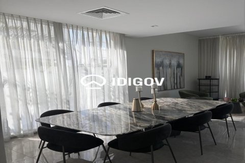 Вилла с 4 спальнями в District One, ОАЭ №220372 12