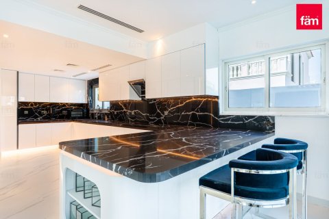 5 bedrooms Villa in Dubai, UAE No. 216137 12