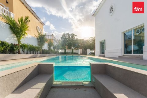 5 bedrooms Villa in Dubai, UAE No. 216137 7